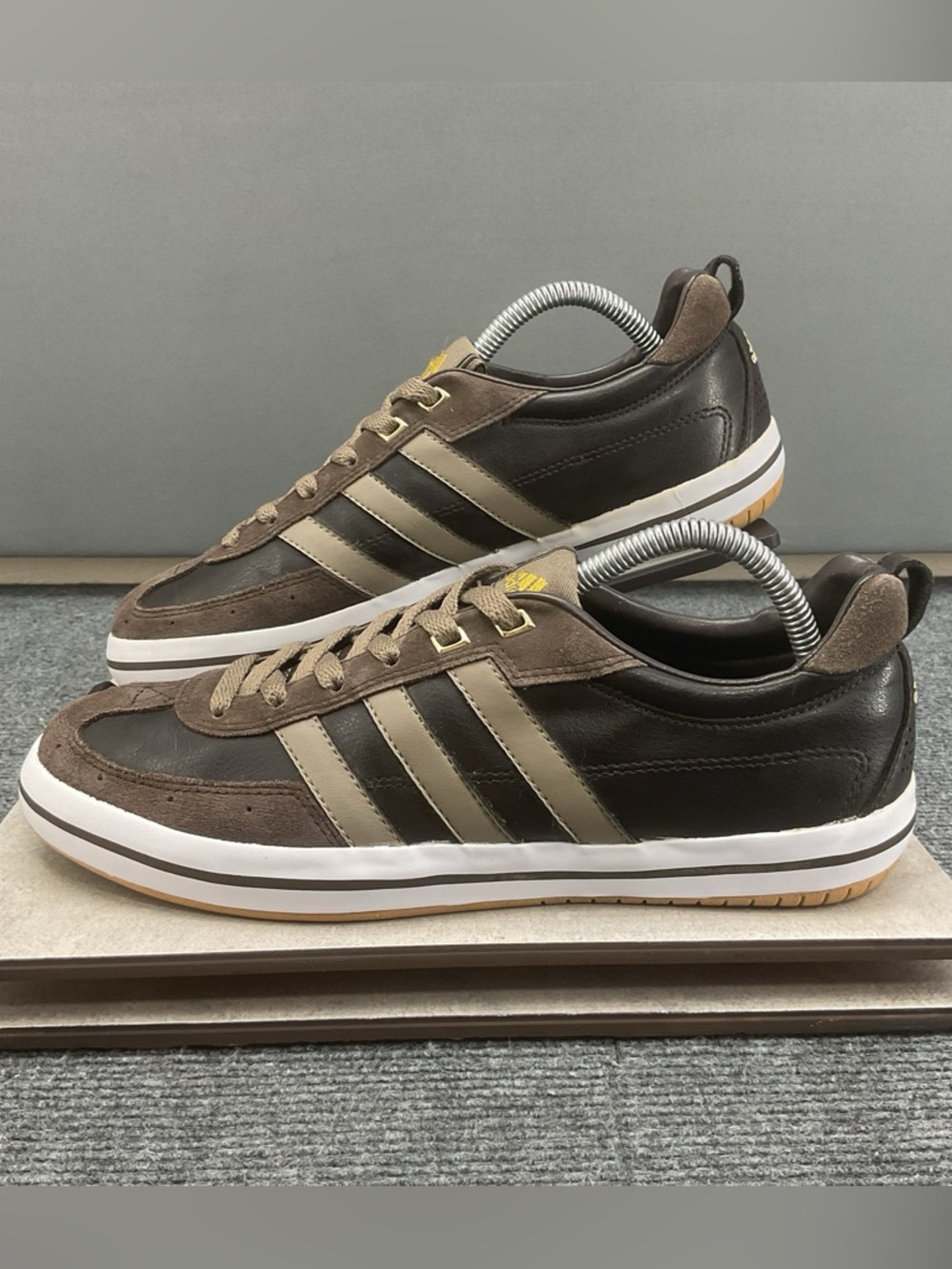 Rare Adidas Samba Modern Men Size 8 Shoes Dark Brown/Titanium Gray/White G03875